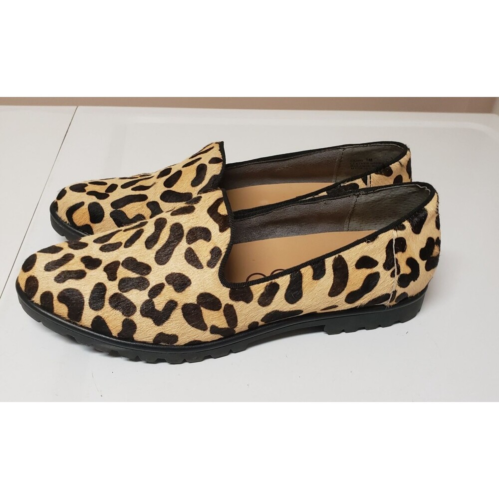ME TOO Women's Sz 7M Tan Cheetah Calf Hair Suede Loafers Ballet Flats Leopard